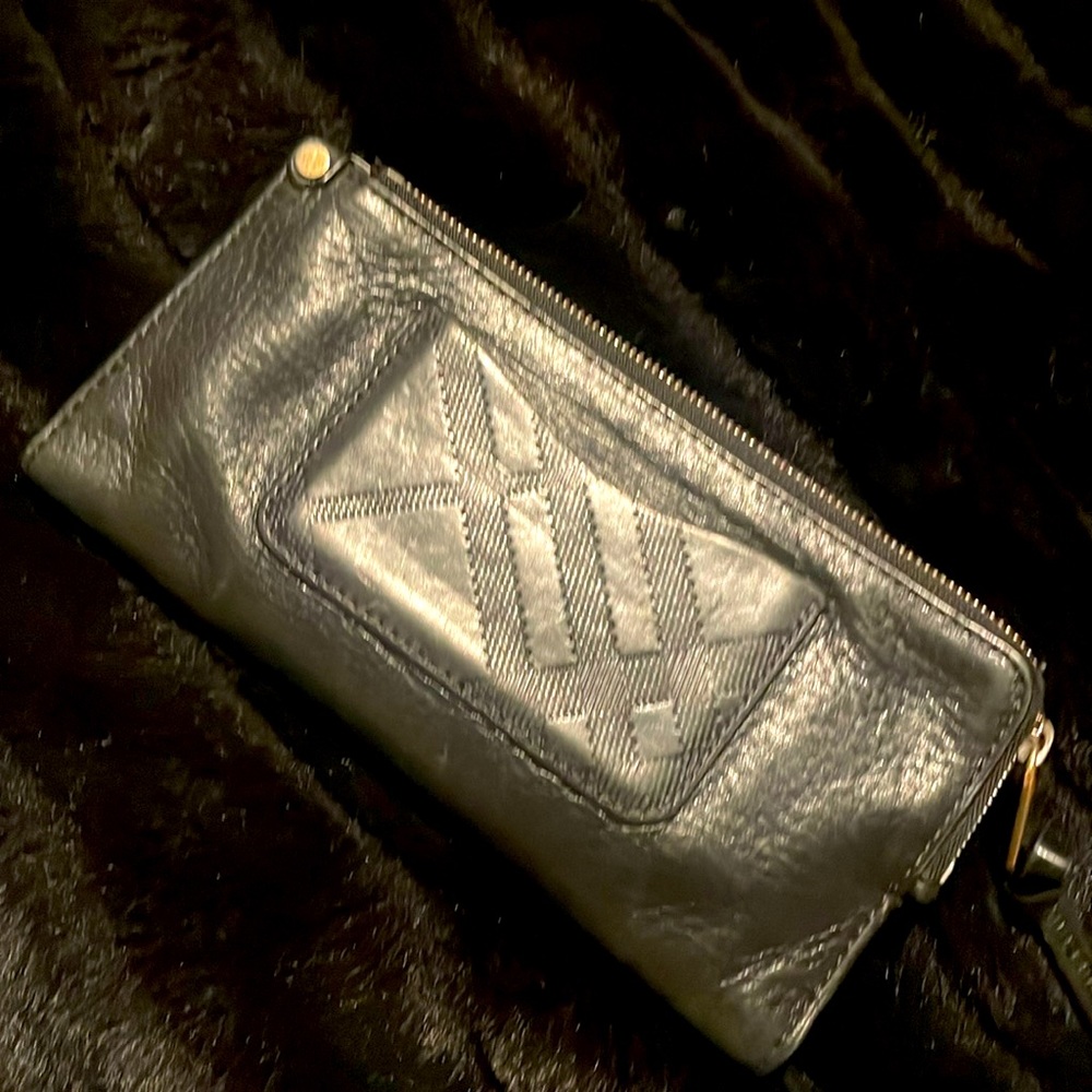 Burberry wallet, used with small marks from using, but a medium size wallet